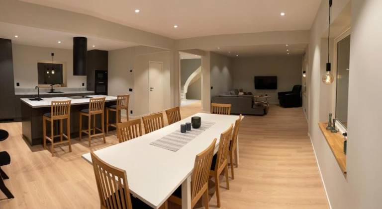 Villa with 5 rooms for 10 persons — photo 2
