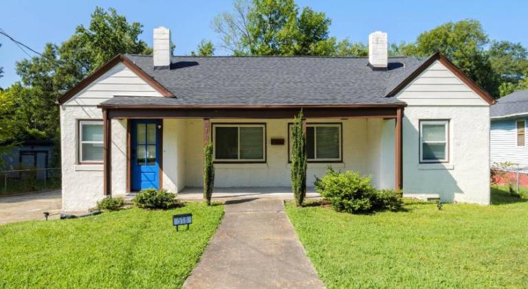 House with 1 room for 5 persons in Durham, NC