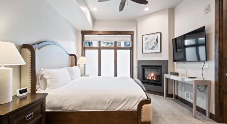 Newer Upscale Canyons Village Resort Condo, 5 min walk to Gondola, 2 Bedrooms Ensuite, Pet Friendly — photo 2