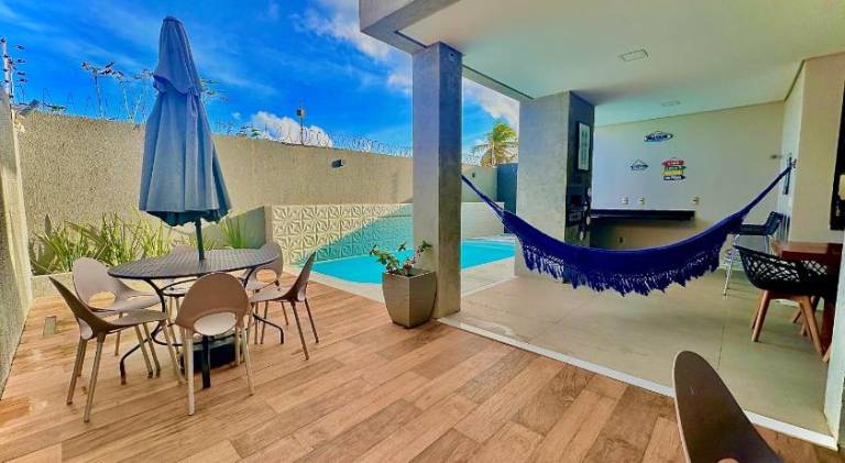 Vacation home with jacuzzi & pool — photo 2
