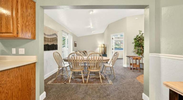 Charming vacation home | Pets allowed — photo 5