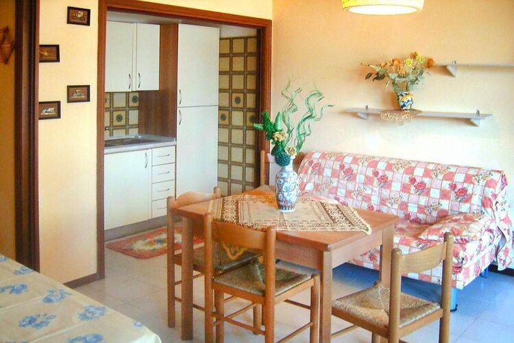 Holiday apartment with patio & yard | Next to the beach | Pet-friendly — photo 4