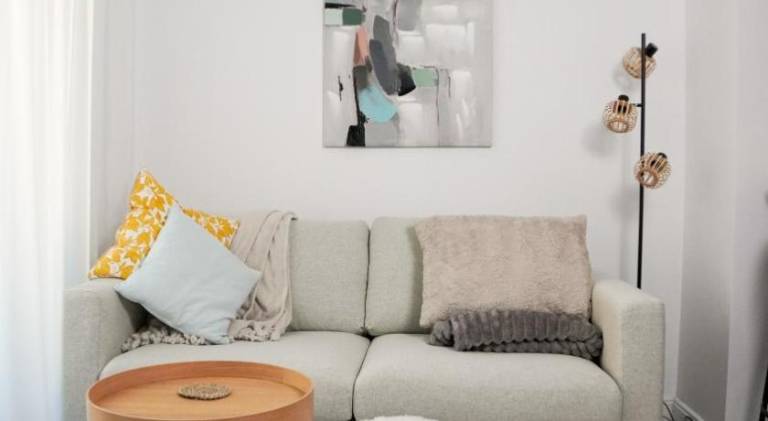 Fully equipped beautiful holiday apartment with patio | Near Templul Coral | Dogs allowed in Bucharest