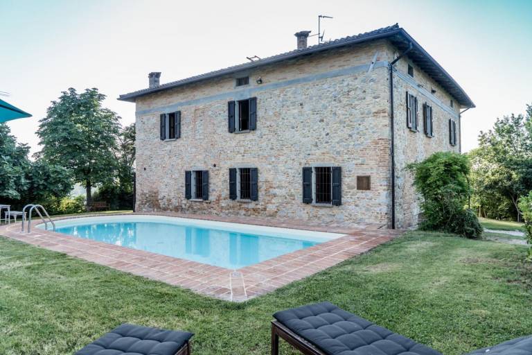 Villa with garden & private pool — photo 4
