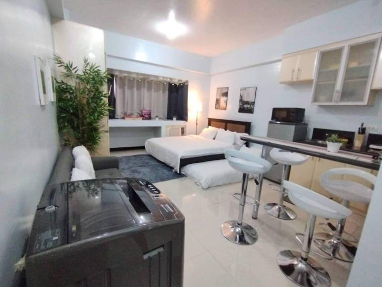Apartment with pool | Good for workation | Dogs allowed in Taguig