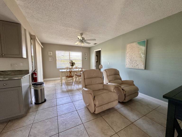 Big vacation home with garden | Pet-friendly — photo 3