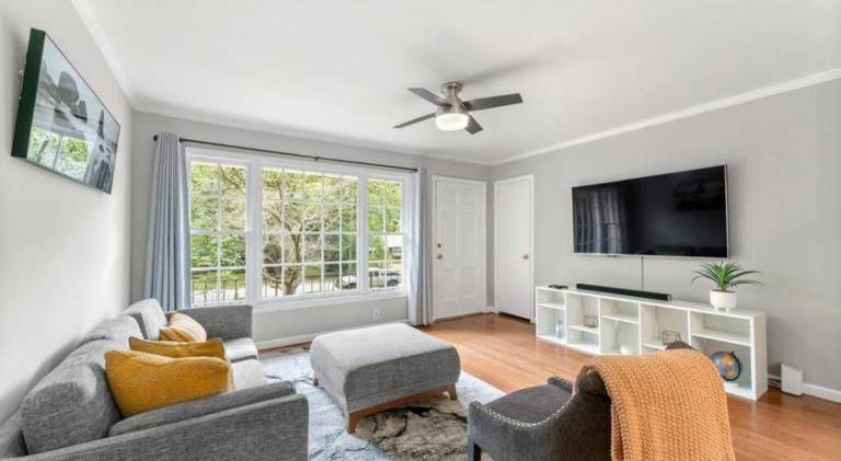 Nice vacation home | Pets allowed in Decatur, GA