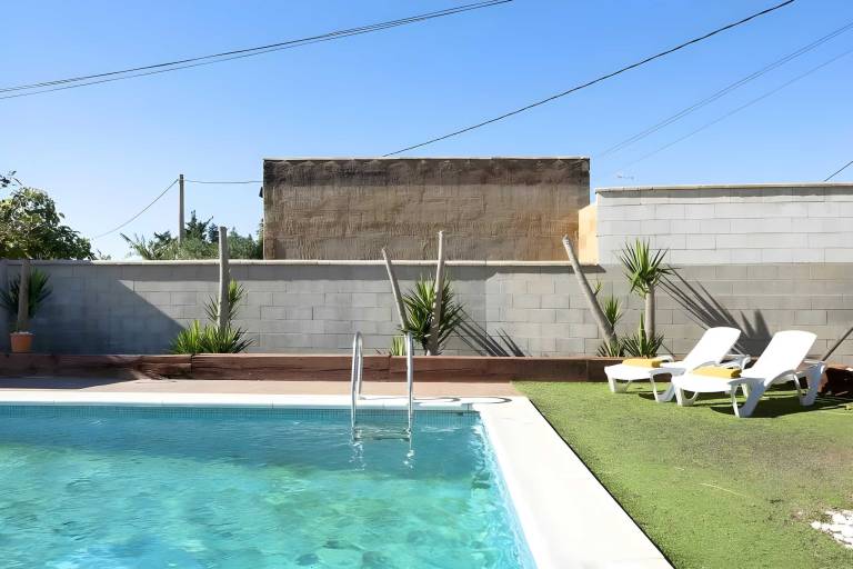 Villa with barbecue, yard & fast internet — photo 3