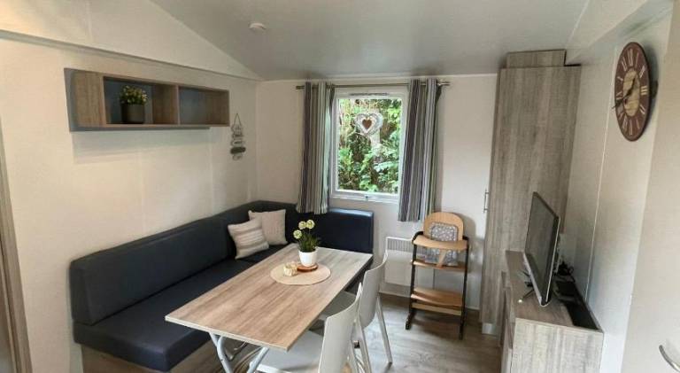 Chalet with 2 rooms for 4 persons — photo 3