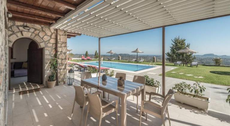 Family-friendly charming villa with pool, patio & barbecue | Dogs allowed — photo 5