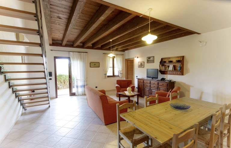 Holiday apartment with pool, barbecue & terrace — photo 4