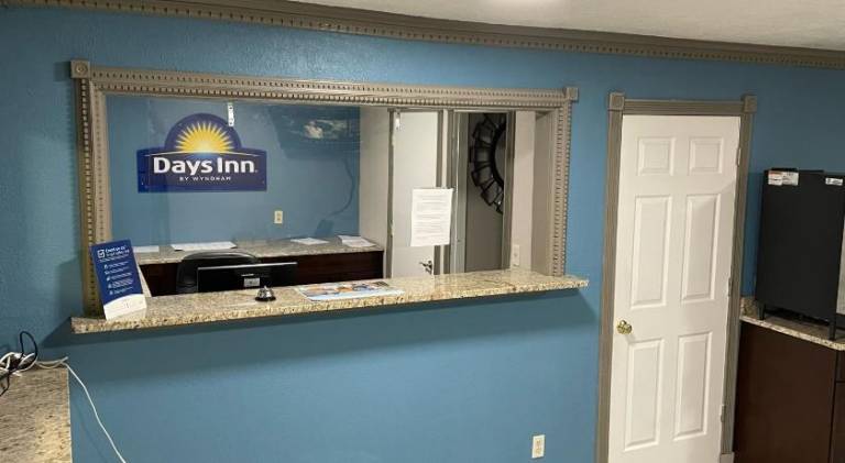 Days Inn by Wyndham Pratt — photo 5