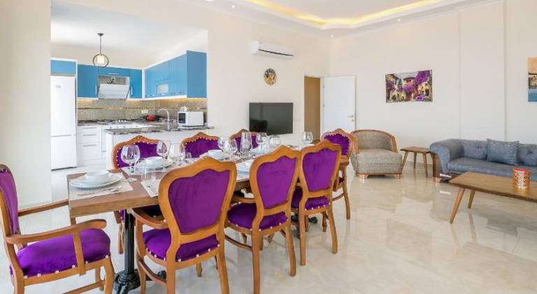 Fully equipped villa with terrace, private pool & yard | Pets allowed — photo 5