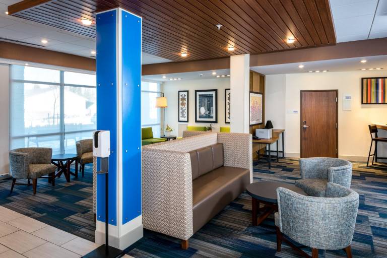 Holiday Inn Express & Suites Bend South By IHG — photo 4