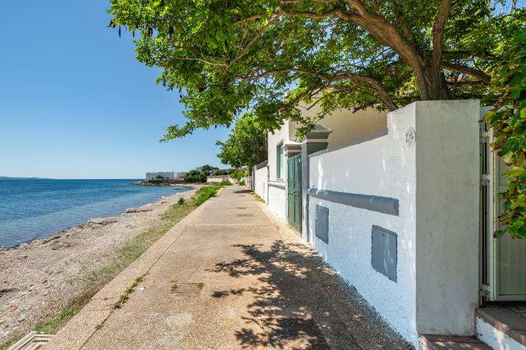 Holiday Home 'Villa Ondina Carloforte' near the Beach with Terrace and Wi-Fi in Carloforte