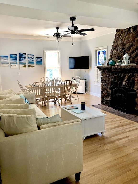 House  Point Pleasant