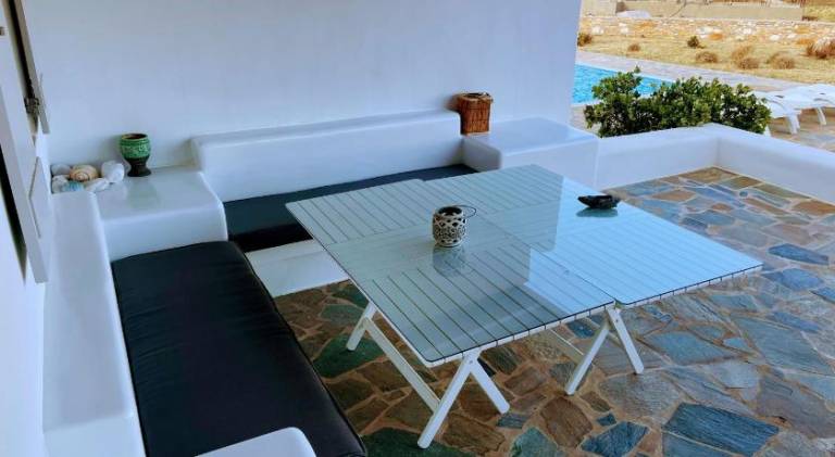 House with patio, garden & pool in Paros