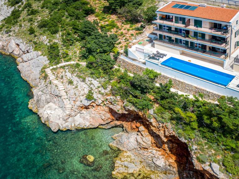Rental apartment with patio, garden & pool | Sea view — photo 3