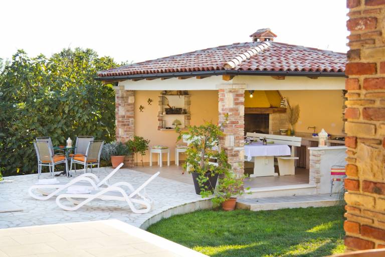 Fully equipped villa with barbeque, patio & private pool | Pets are welcome — photo 4