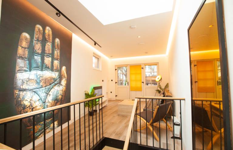 Luxury Kensington House with kitchen and diner