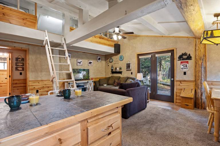 Family-oriented lovely cabin with BBQ & terrace | Mountain view | Pet-friendly — photo 2