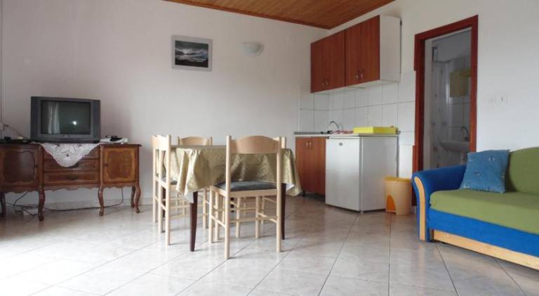 Apartments CICO Starigrad Paklenica — photo 3