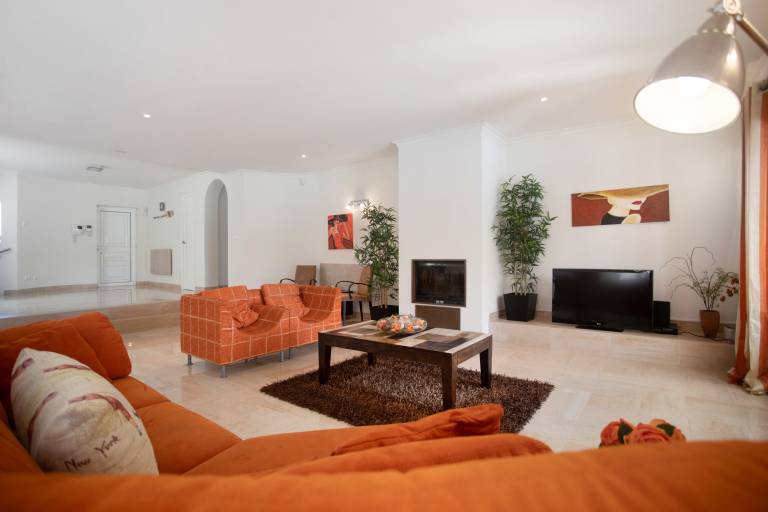 Villa with private pool, garden & patio | Garden view — photo 5