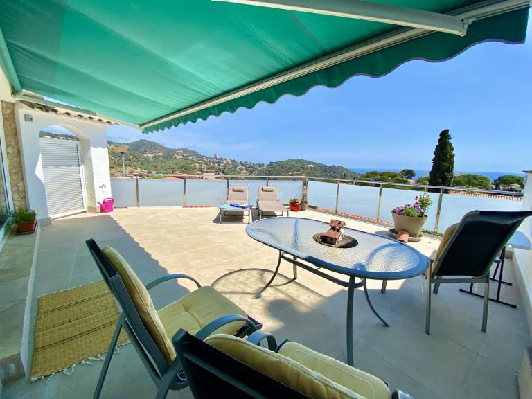 Villa with patio, BBQ & pool | Mountain view | Next to the beach | Pets are welcome — photo 3