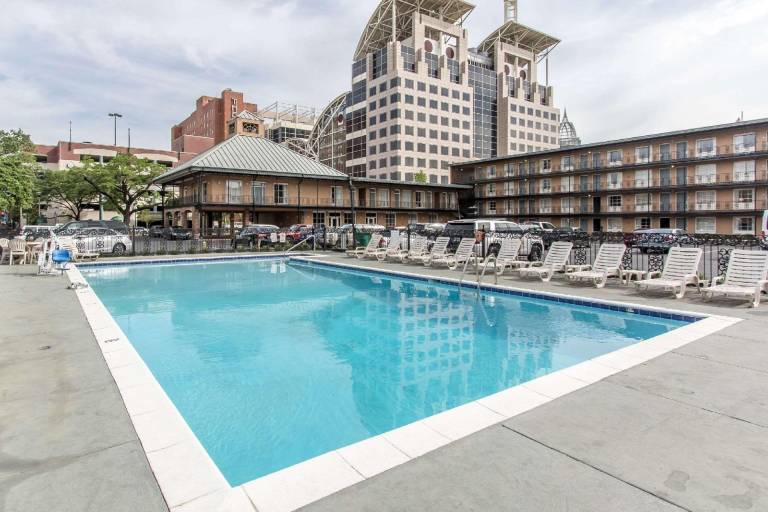 Quality Inn Downtown Historic District — photo 2
