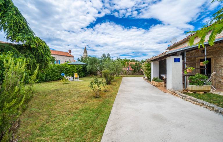 Fully equipped nice villa with barbeque & terrace | Pet-friendly in Medulin