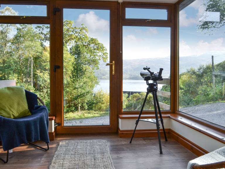 Family-oriented cottage with yard | Water view | Pets allowed — photo 3