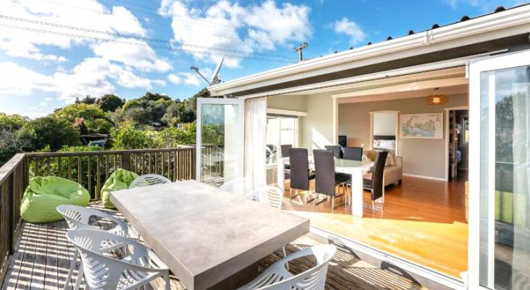 Vacation home with 3 rooms for 6 persons in Auckland