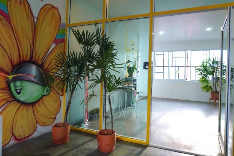 BW thai art style hotel — photo 5