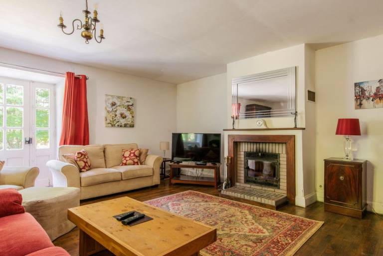 Child-friendly villa with patio, yard & private pool | Pet-friendly — photo 3