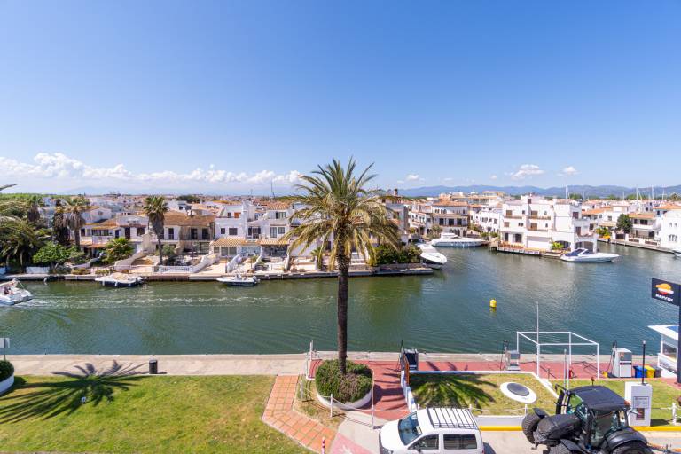 Rental apartment with 1 room for 4 persons in Roses