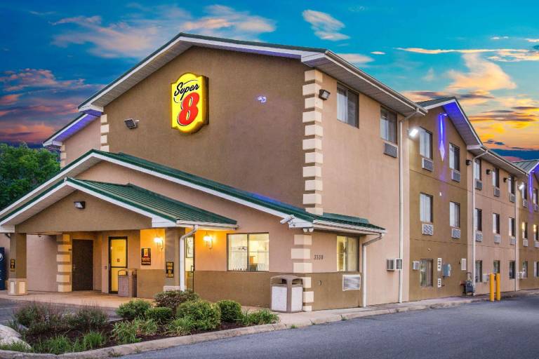 Super 8 By Wyndham Harrisonburg in Harrisonburg, VA