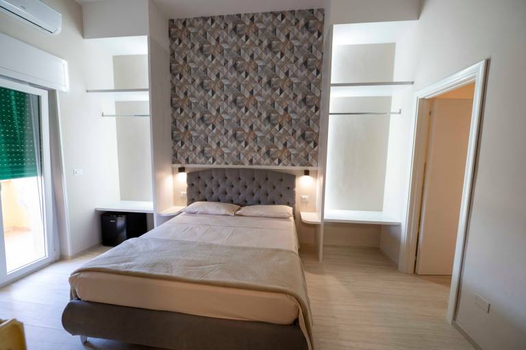 Room 'Camera Doppia 1' with Shared Terrace, Wi-Fi and Air Conditioning in Alezio