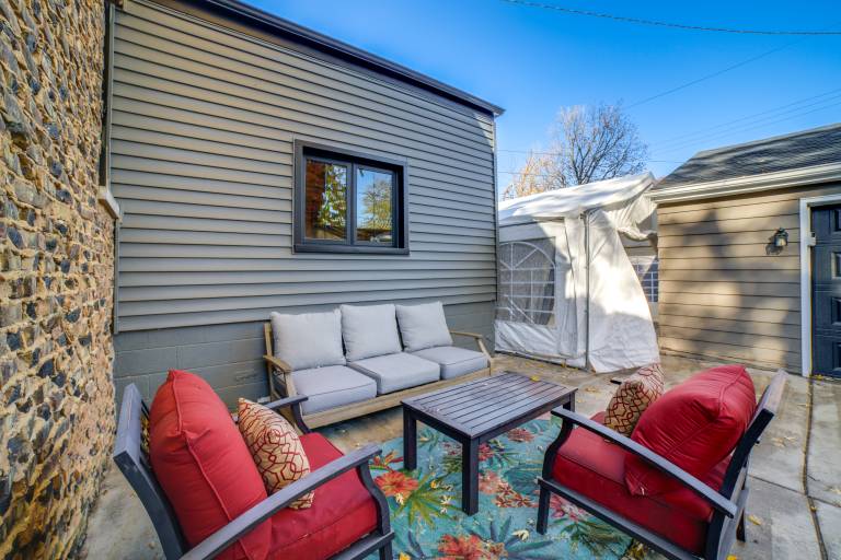 Pet Friendly! Near Casinos & Lake Michigan Beaches — photo 3