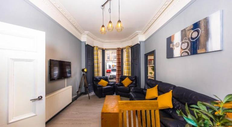 Rental apartment | Next to Holyrood Palace | Pets are welcome in Edinburgh