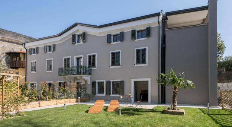 Serviced apartment with yard, terrace & sauna | Pets are welcome in Trieste