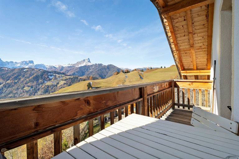 Holiday apartment with yard, barbeque & patio | Garden view — photo 2