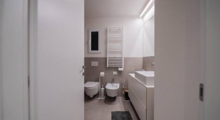 Apartment with patio — photo 4
