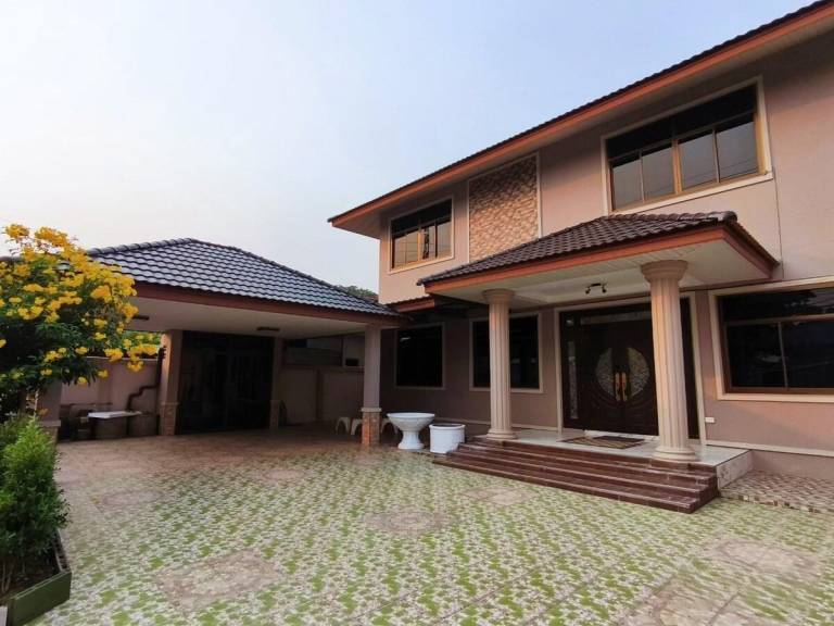 一軒家 Nong Hoi
