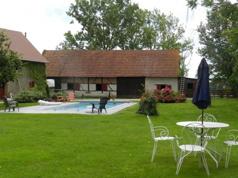 Gite with terrace, pool & yard — photo 2