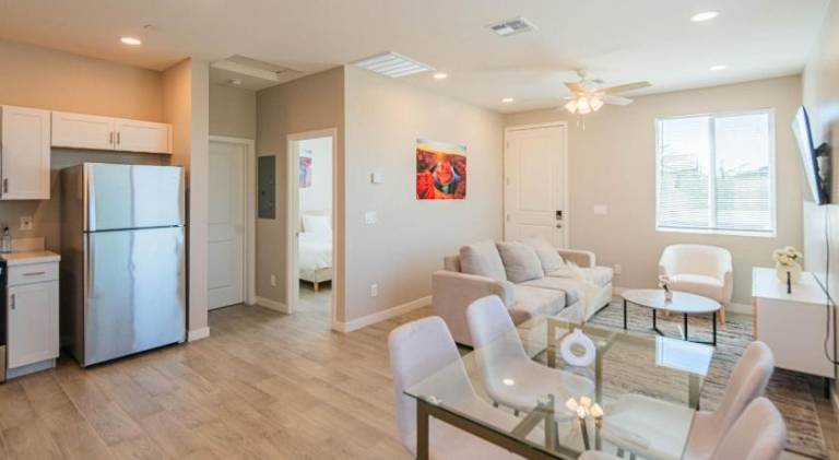 Beautiful rental apartment with private pool | Pet-friendly — photo 5