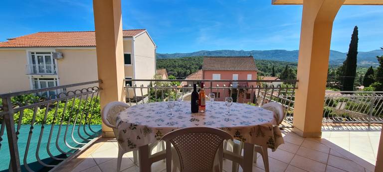 Holiday apartment with terrace | Garden view — photo 3