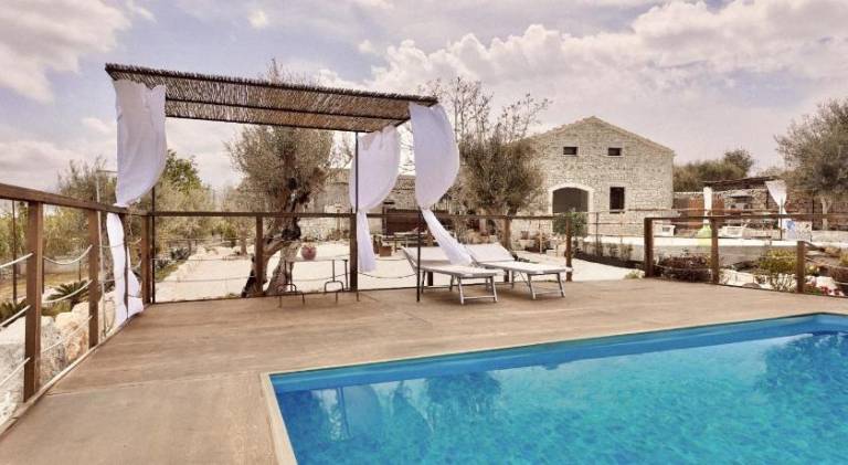 Vacation home with grill, garden & patio | Pets allowed in Ragusa