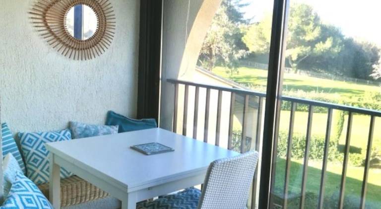 Apartment with pool & hot tub — photo 5