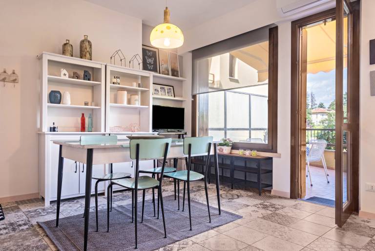 Apartment "Casa Samantha Lago Maggiore" with Lake View and Terrace in Laveno Mombello