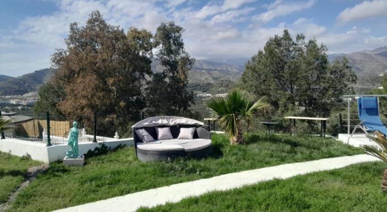 Villa with hot tub & pool | Beach nearby | Pet-friendly — photo 4